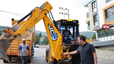 Başiskele Belediye Başkanı M. Yasin Özlü, ilçenin farklı noktalarında sürdürülen