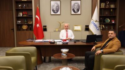 MHP Darıca İlçe Başkanı Yavuz Furunci, Darıca Belediye Başkanı Muzaffer