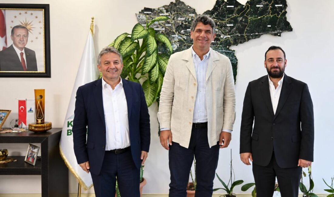 Kocaeli Eğitim Vakfı Başkanı Tolga Sirmen ve Genel Sekreter Oktay