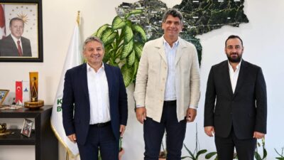 Kocaeli Eğitim Vakfı Başkanı Tolga Sirmen ve Genel Sekreter Oktay