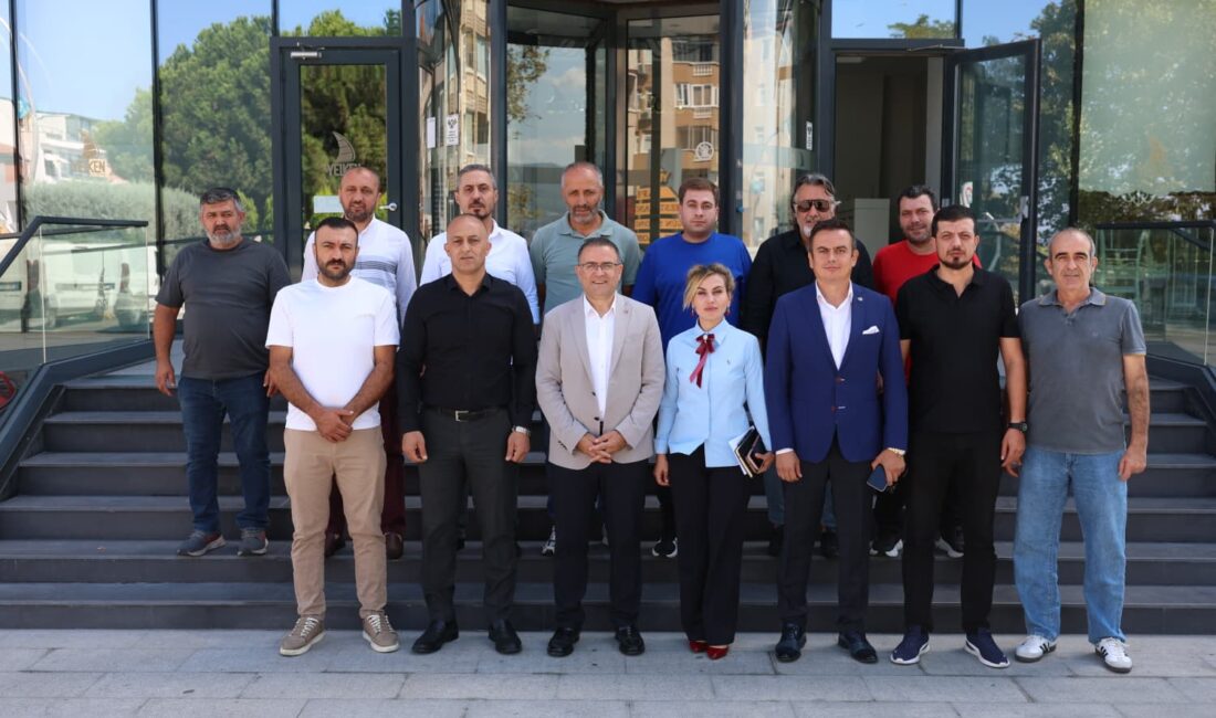 İlçede faaliyet gösteren amatör spor kulüplerinin temsilcileriyle bir araya gelen