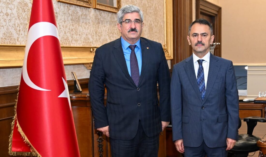 Kocaeli Ticaret Odası Başkanı Necmi Bulut, Vali İlhami Aktaş’ı ziyaret