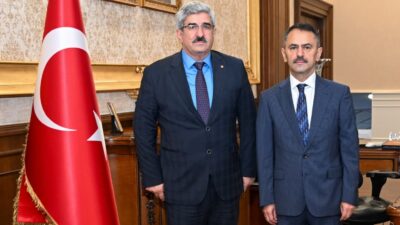 Kocaeli Ticaret Odası Başkanı Necmi Bulut, Vali İlhami Aktaş’ı ziyaret