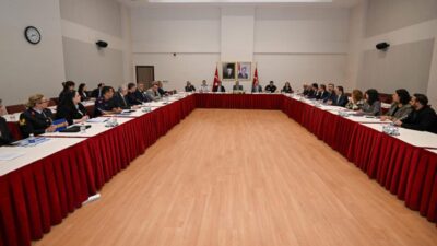 Kocaeli Valisi İlhami Aktaş başkanlığında gerçekleştirilen toplantıda, çocukların eğitim süreçlerinin