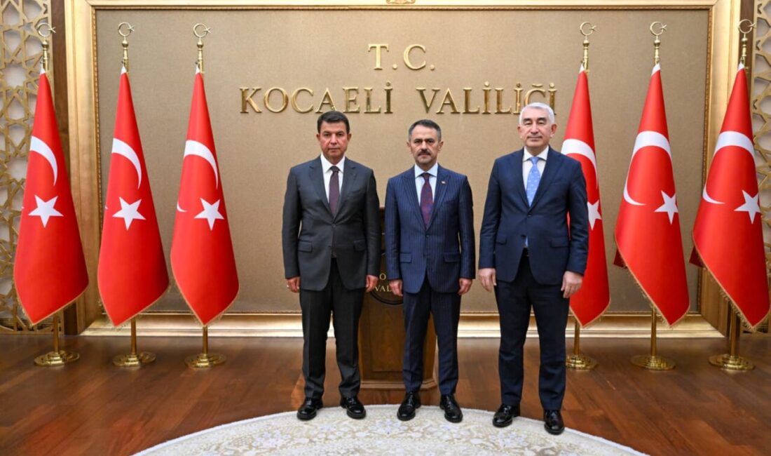 Cumhurbaşkanlığı kararnamesiyle görev yerleri değişen Aydın İl Emniyet Müdürü Faruk