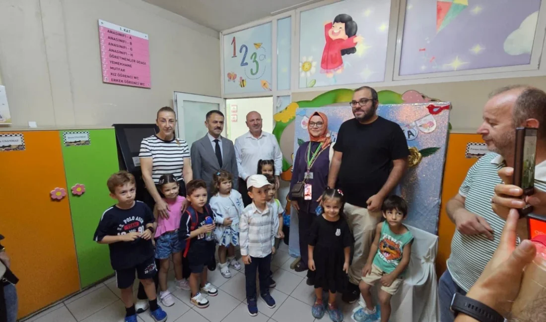 Vali İlhami Aktaş, İzmit Ulugazi İlkokulu'nu ziyaret ederek öğrencilerle buluştu