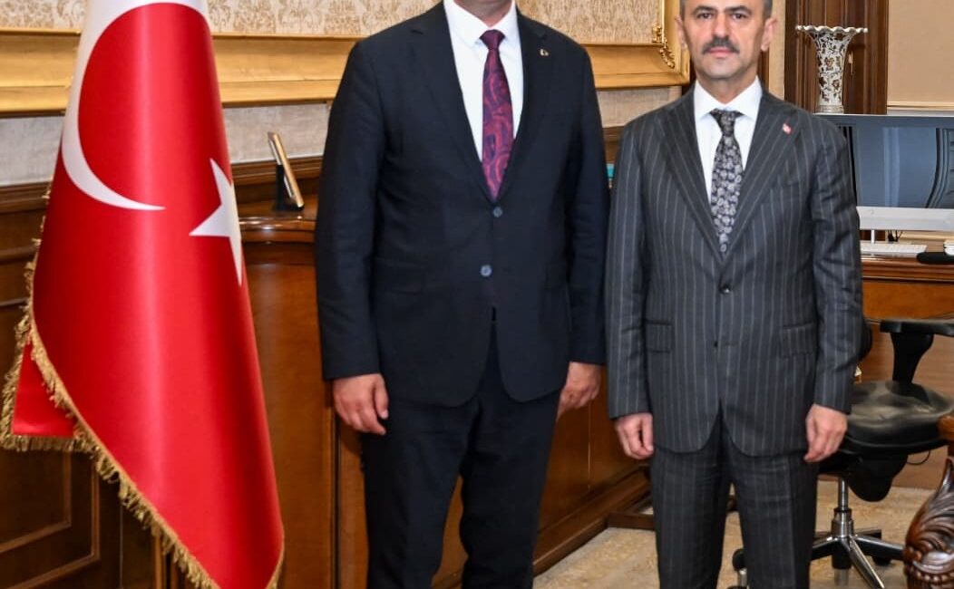Türk Metal Sendikası Kocaeli Şube Başkanı Özgür Koca, Kocaeli Valisi