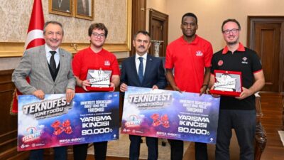 TEKNOFEST Güneydoğu’da Kocaeli’ye iki ikincilik derecesi kazandıran Kılavuz Delta Robotics