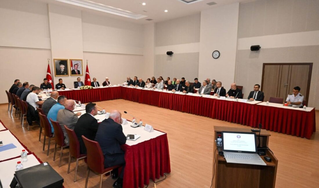 Kocaeli Valisi İlhami Aktaş’ın başkanlığında toplanan İl Hayvanları Koruma Kurulu,