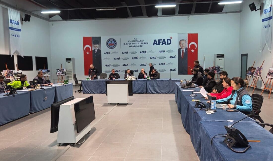 Kocaeli genelinde etkisini gösteren şiddetli yağışlar nedeniyle AFAD Kriz Merkezi’nde