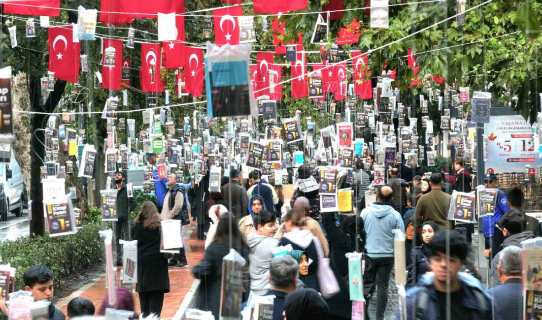 Kocaeli Büyükşehir Belediyesi’nin düzenlediği 16. Kocaeli Kitap Fuarı’nın habercisi "Ağaçlar