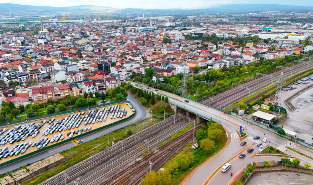 Kocaeli Büyükşehir Belediyesi, Kartepe Köseköy’de yaya ve bisiklet ulaşımını kesintisiz