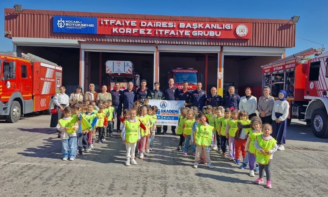 Kocaeli Büyükşehir Belediyesi İtfaiye Dairesi Başkanlığı, İtfaiye Haftası kapsamında minik