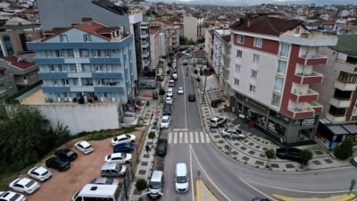 Kocaeli Büyükşehir Belediyesi, Çayırova’nın önemli ulaşım güzergâhlarından Adnan Kahveci Caddesi’ni