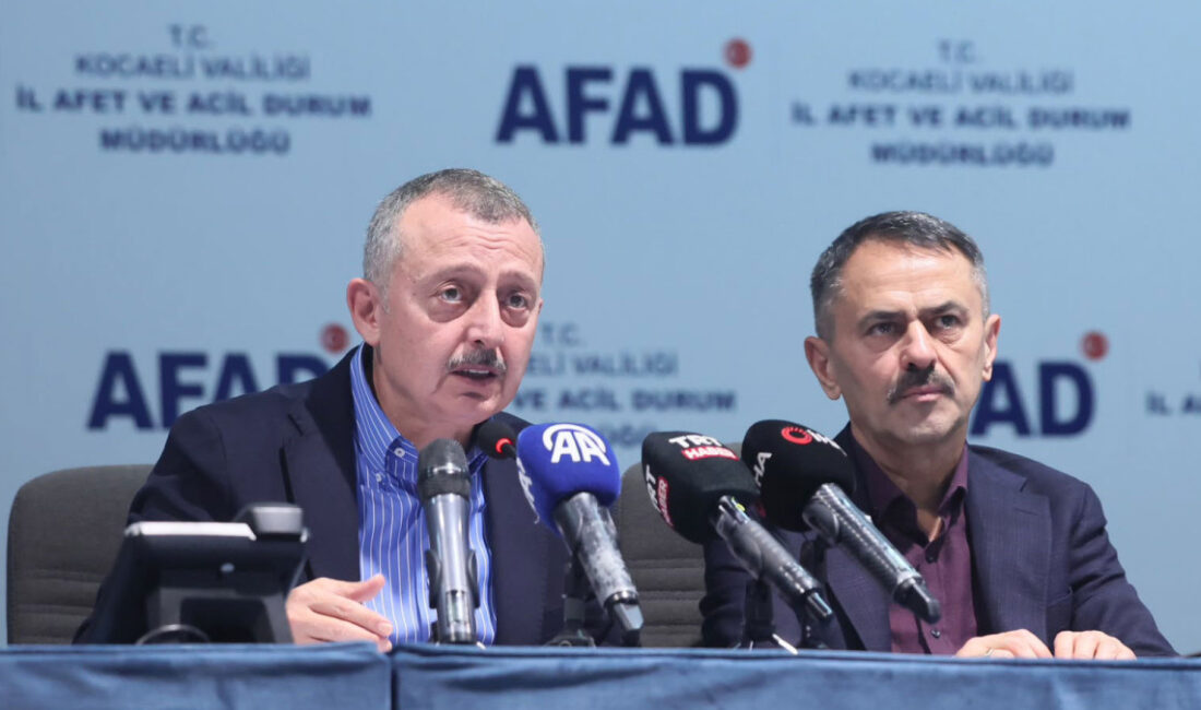 Kocaeli Valisi İlhami Aktaş ve Kocaeli Büyükşehir Belediye Başkanı Tahir