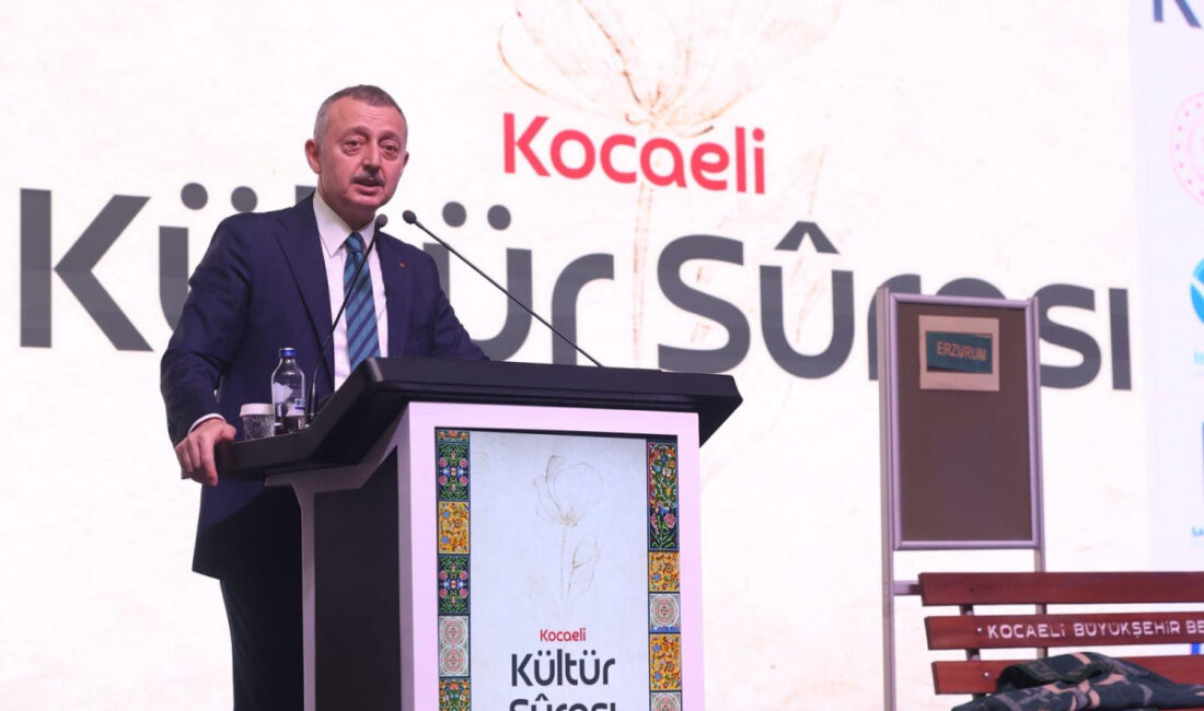 Kocaeli Büyükşehir Belediye Başkanı Tahir Büyükakın, kentin kültürel mirasını koruyarak
