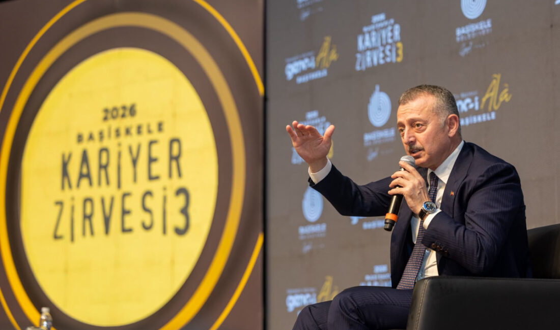 Başiskele Belediyesi’nin düzenlediği 3. Kariyer Zirvesi’nde gençlerle buluşan Kocaeli Büyükşehir