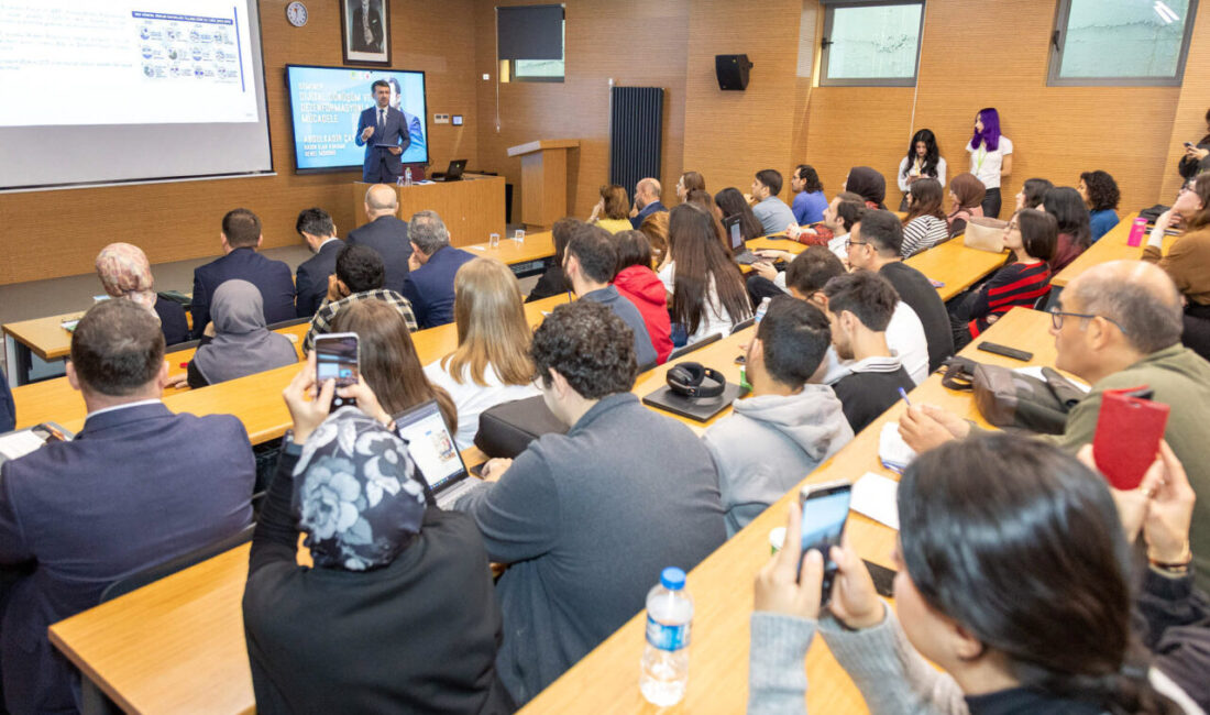 İstanbul Üniversitesi İletişim Fakültesi öğrencileriyle bir araya gelen Basın İlan