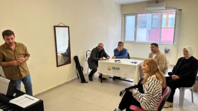  Gölcük Belediyesi Konservatuvarı’nda yeni eğitim dönemi öncesinde düzenlenen yetenek