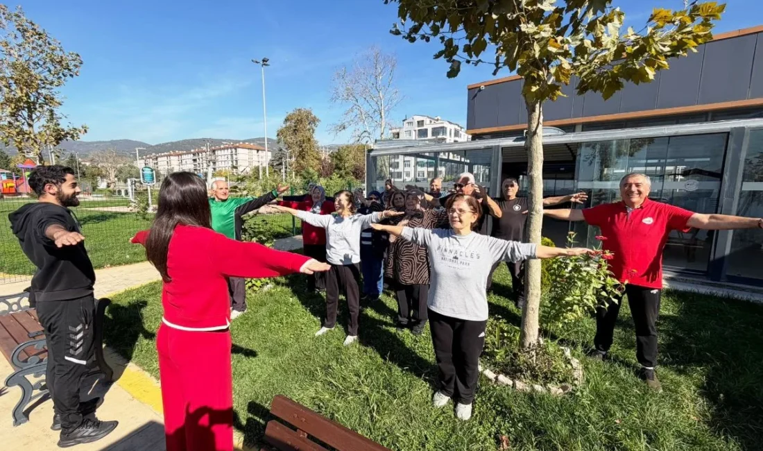Körfez Belediyesi bünyesinde faaliyet gösteren 60+ Aktif Yaşlanma Kulübü, üyelerine