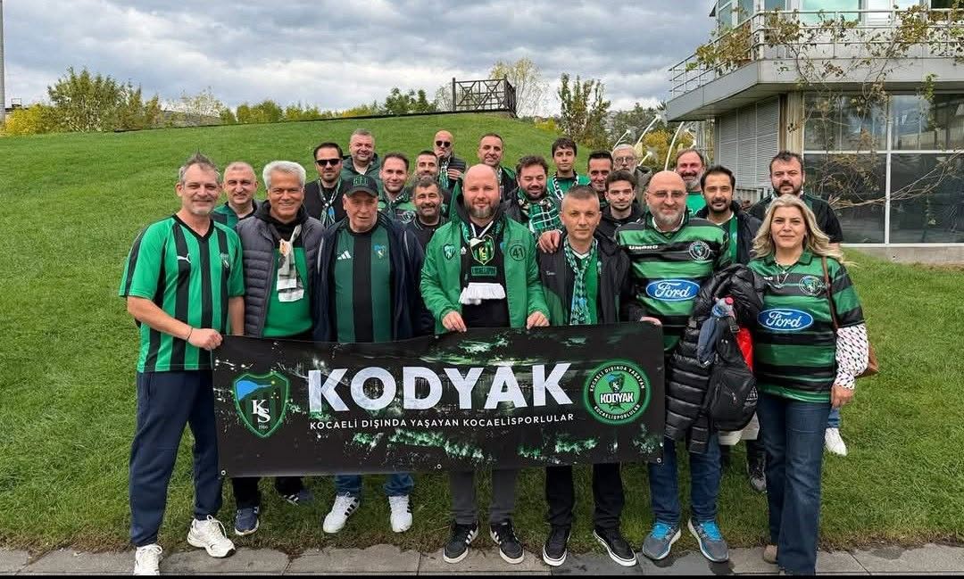 Kocaeli Dışında Yaşayan Kocaelisporlular (KODYAK) Platformu üyeleri, kritik Göztepe maçı
