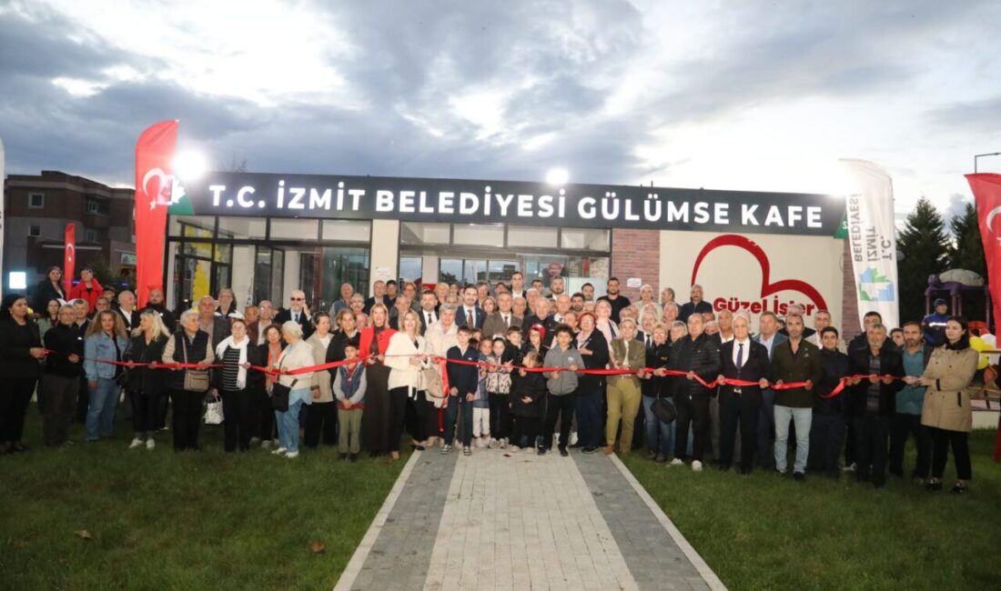 İzmit Belediyesi tarafından Alikahya Atatürk Mahallesi’nde hayata geçirilen Gülümse Kafe,