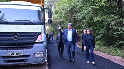 Kartepe Belediyesi, ilçe genelinde ulaşım konforunu artırmaya yönelik çalışmalarını sürdürüyor.
