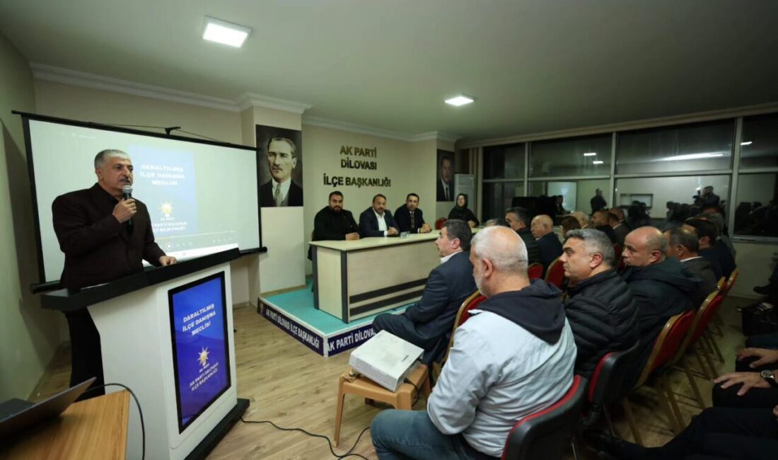 AK Parti Dilovası İlçe Başkanlığı tarafından düzenlenen Daraltılmış İlçe Danışma
