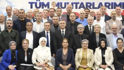 İzmit Belediyesi, muhtarları 19 Ekim Muhtarlar Günü dolayısıyla Dernekler Yerleşkesinde