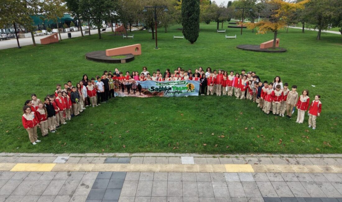İzmit Belediyesi Gençlik ve Spor Hizmetleri Müdürlüğü tarafından Dünya Yürüyüş