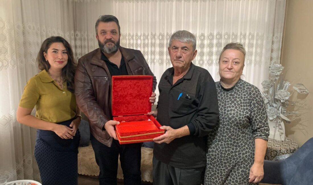 İzmit Belediyesi, Körfez’de ikamet eden Kıbrıs Gazileri Nurettin Göğdemir ve