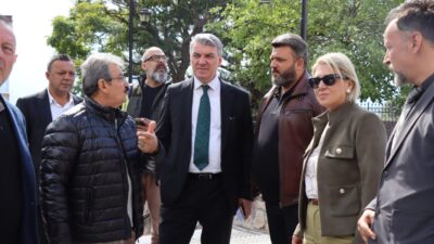 İzmit Belediyesi yetkilileri, Akçakoca Mahallesi’nde gerçekleştirdikleri saha gezisinde bölgenin ihtiyaçlarını