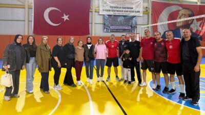 Körfez İlçede bulunan lise öğrencileri arasında geleneksel genç kız ve
