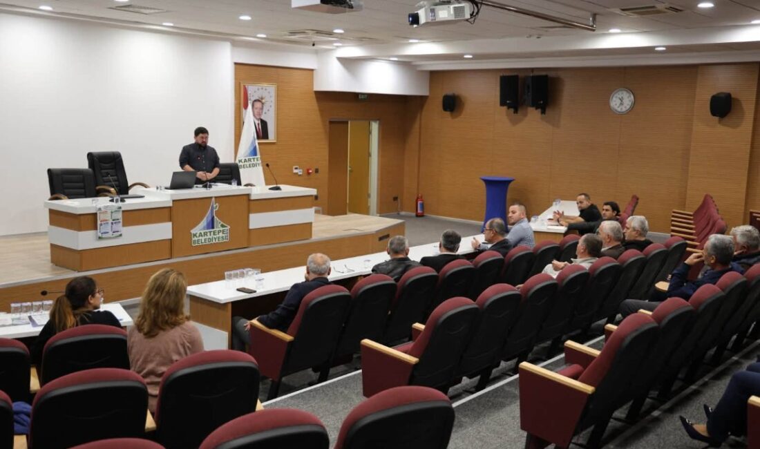 Sağlıklı Türkiye Yüzyılı Programı kapsamında Kartepe’de muhtar ve azalara yönelik