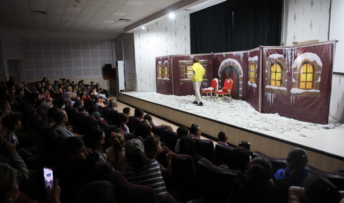 Kartepe Belediyesi, her yaştan sanatseveri kültür ve sanat etkinlikleriyle buluşturmaya