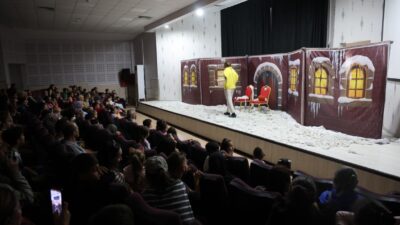 Kartepe Belediyesi, her yaştan sanatseveri kültür ve sanat etkinlikleriyle buluşturmaya
