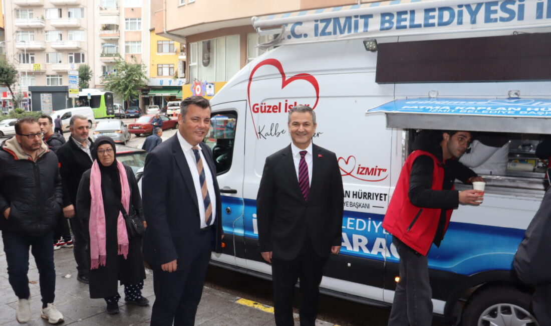 İzmit Belediye Başkan Vekili Lütfü Obuz, Zincirlikuyu Camii’nde cuma namazı