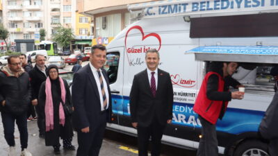 İzmit Belediye Başkan Vekili Lütfü Obuz, Zincirlikuyu Camii’nde cuma namazı