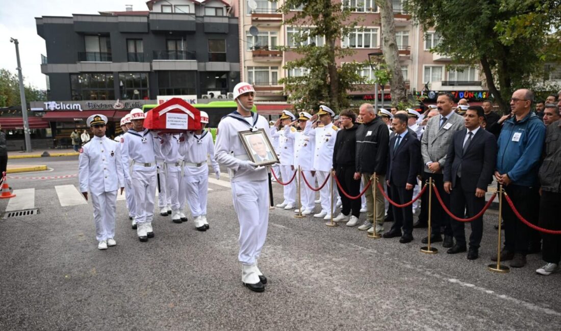 Gölcük Değirmendere’de düzenlenen askeri törenle ebediyete uğurlanan Kıbrıs Gazisi İzzettin