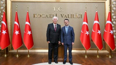Eski Sağlık Bakanı Mehmet Kazım Dinç, Kocaeli Valisi İlhami Aktaş’a