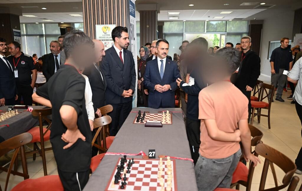 Kocaeli Valisi İlhami Aktaş, 63 ilden gelen koruma altındaki çocukların