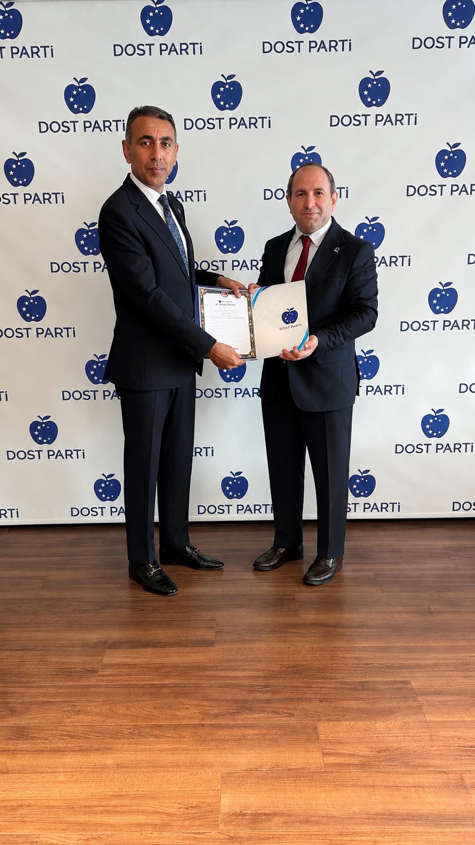Gelecek Partisi’nin son Kocaeli İl Başkanı Ömer Uçar, ekibiyle birlikte