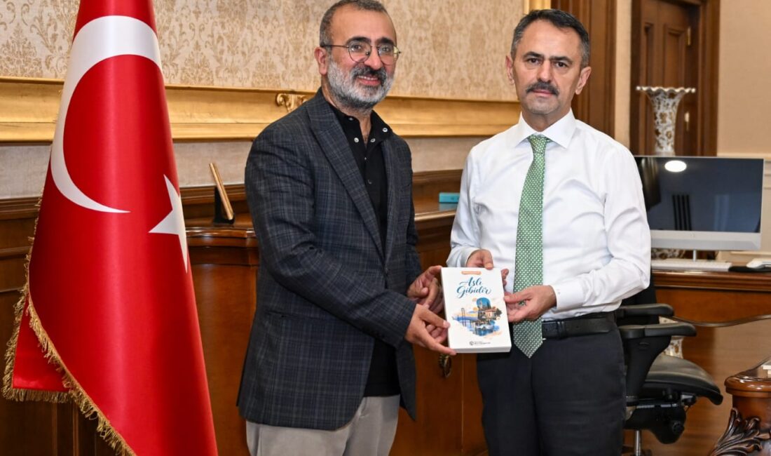 Kocaeli Hürkuş Gazetesi Genel Yayın Yönetmeni Yılmaz Dalgalan, Kocaeli Valisi