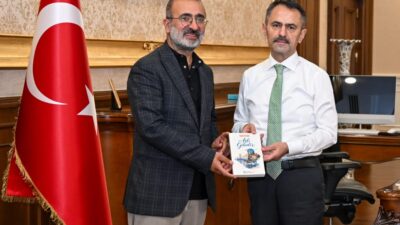 Kocaeli Hürkuş Gazetesi Genel Yayın Yönetmeni Yılmaz Dalgalan, Kocaeli Valisi