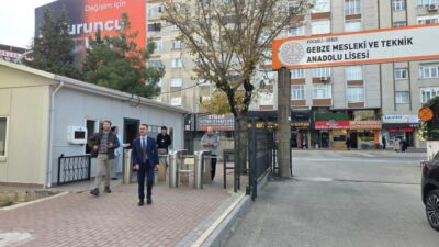 Gebze Mesleki ve Teknik Anadolu Lisesi’ni ziyaret ederek okul denetimlerini