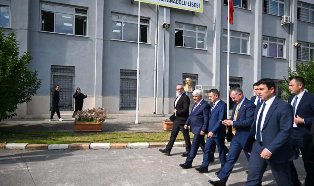 Kocaeli Valisi İlhami Aktaş, kent protokolüyle birlikte Körfez Orhangazi Anadolu