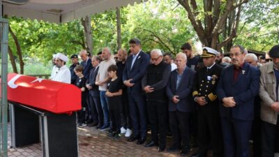 Kartepe Maşukiye Merkez Cami’nde kılınan cenaze namazı ve düzenlenen askeri