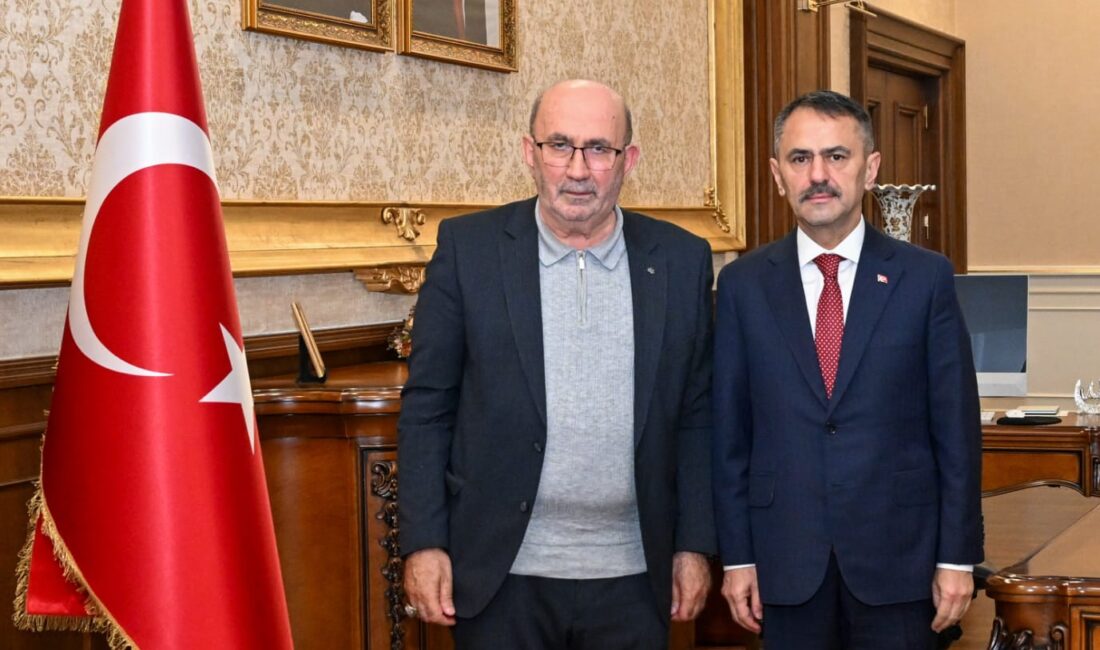 Gölcük Ziyaret Vakfı Başkanı Seyfettin Öztürk, Kocaeli Valisi İlhami Aktaş’ı