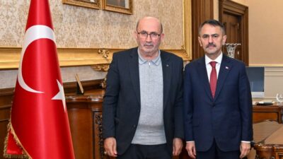 Gölcük Ziyaret Vakfı Başkanı Seyfettin Öztürk, Kocaeli Valisi İlhami Aktaş’ı